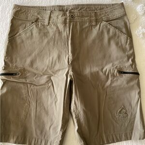 Gerry Men's Khaki Shorts size 34 Rayon Blend zip pockets back/front
V1